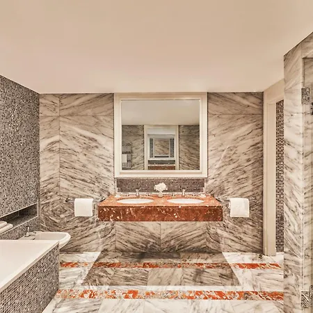 Hotel Barriere Le Majestic
