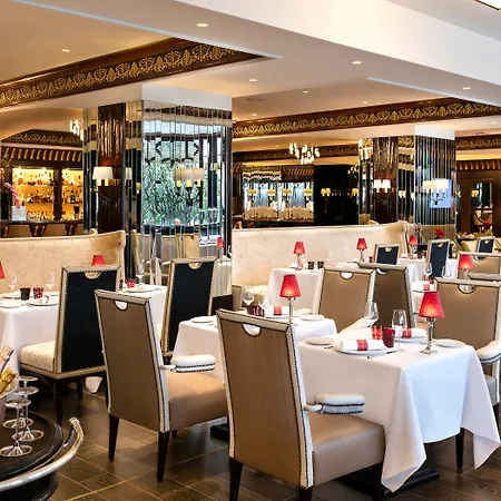 Barriere Le Majestic Готель 5*