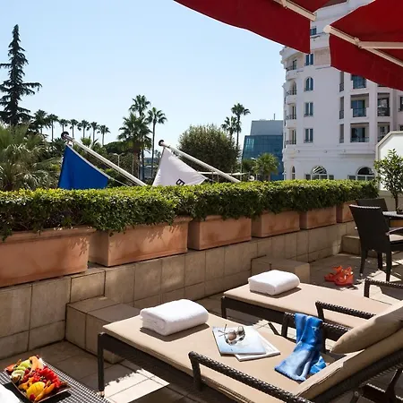 Barriere Le Majestic 5* Канни