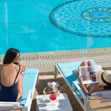 Barriere Le Majestic 5* Канни